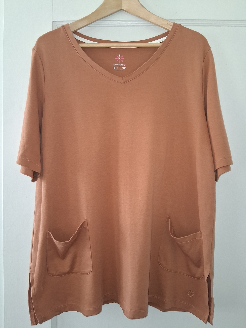 Isaac Mizrahi Live Top L Terracotta V‑Neck Short Sleeve Pocket Tee